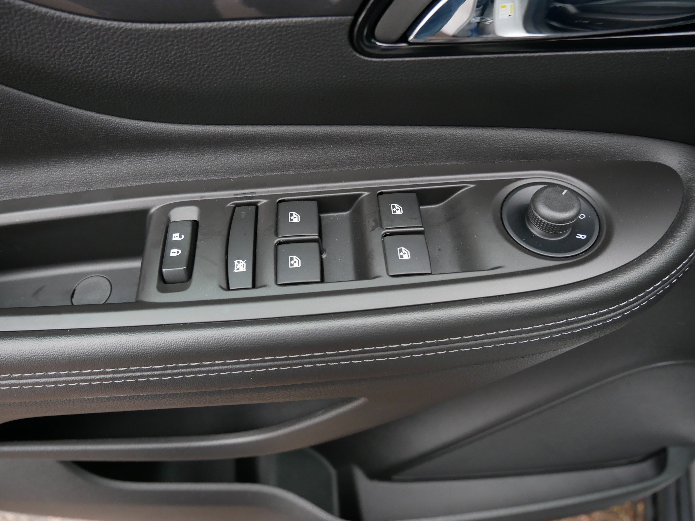 Used 2022 Buick Encore Preferred w/ Safety Package AWD/4WD image 20