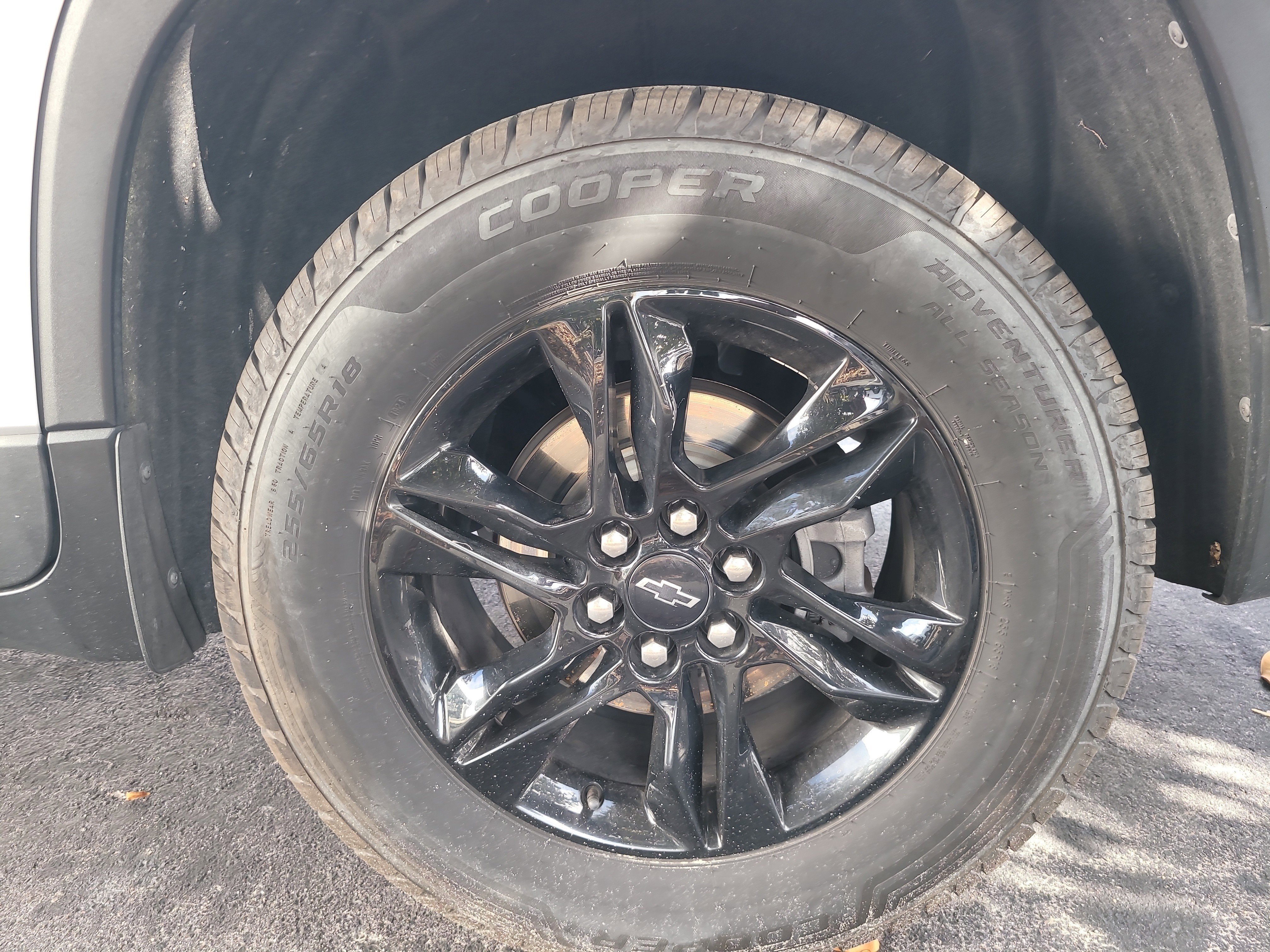 Used 2022 Chevrolet Traverse LS w/ Midnight/Sport Edition FWD image 7