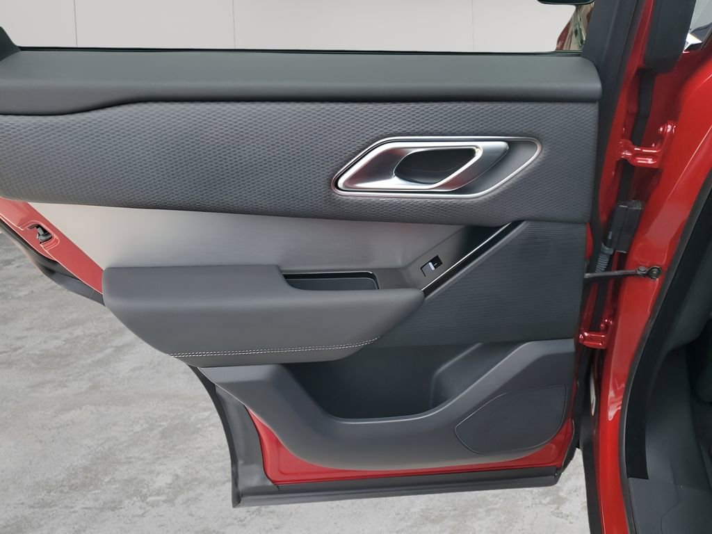 Used 2023 Land Rover Range Rover Velar R-Dynamic S image 17