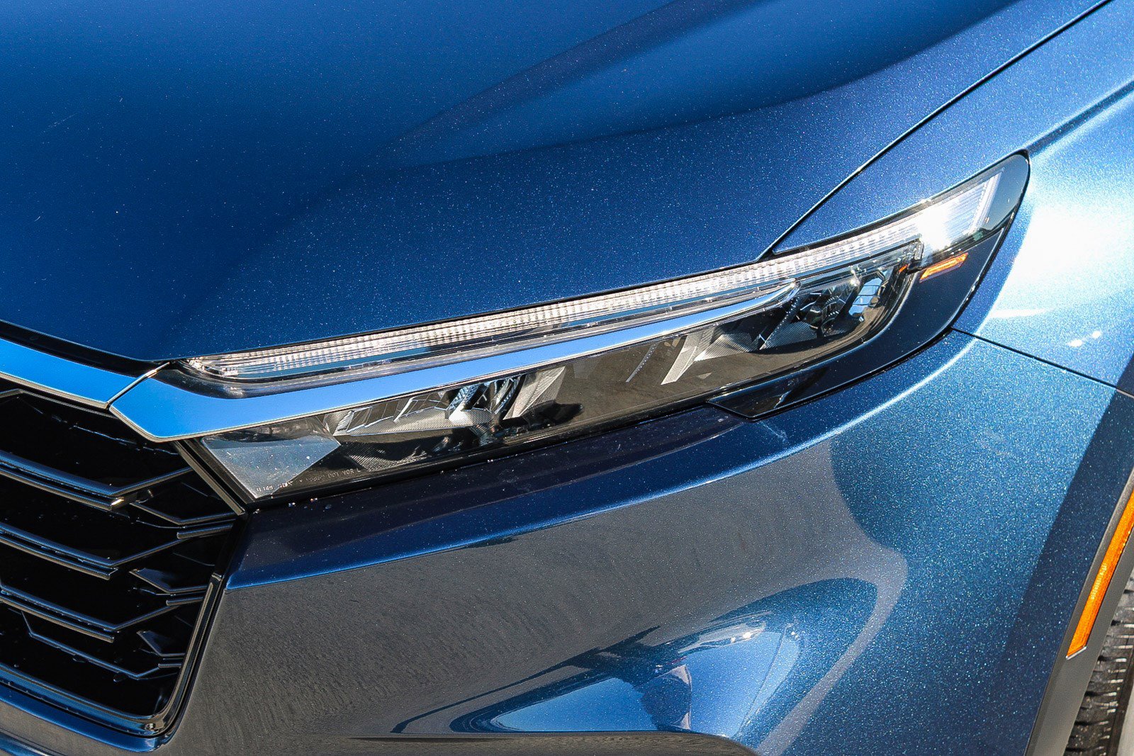 Certified 2025 Honda CR-V EX image 5