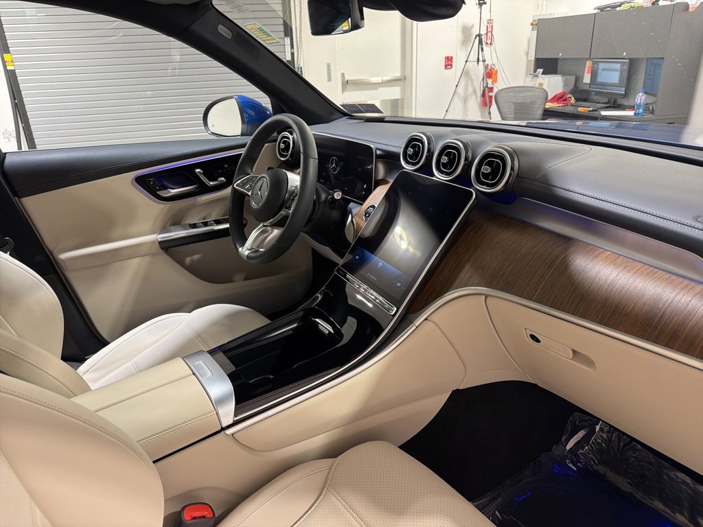 Used 2024 Mercedes-Benz GLC 300 4MATIC image 24