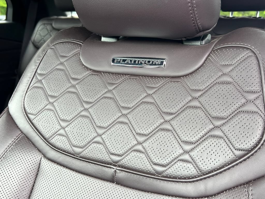 Used 2025 Ford Explorer Platinum w/ LUX Leather Package AWD/4WD image 12