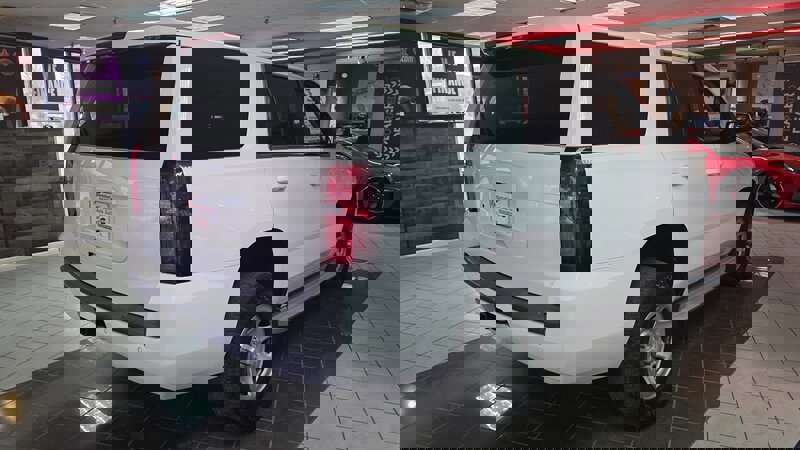 Used 2019 Chevrolet Tahoe 4WD w/ Enhanced Driver Alert Package image 6