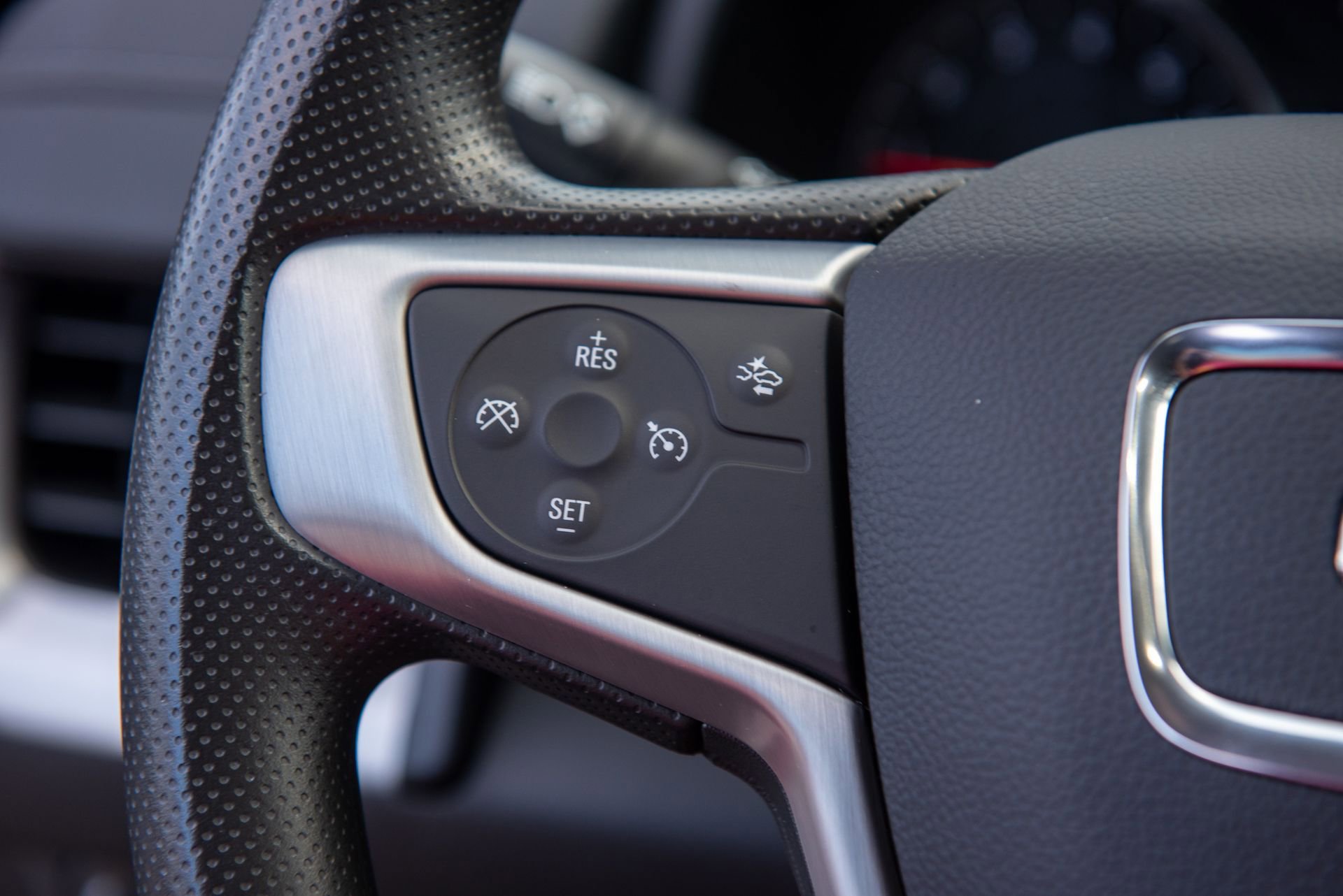 Used 2024 GMC Terrain SLE w/ Driver Convenience Package image 27