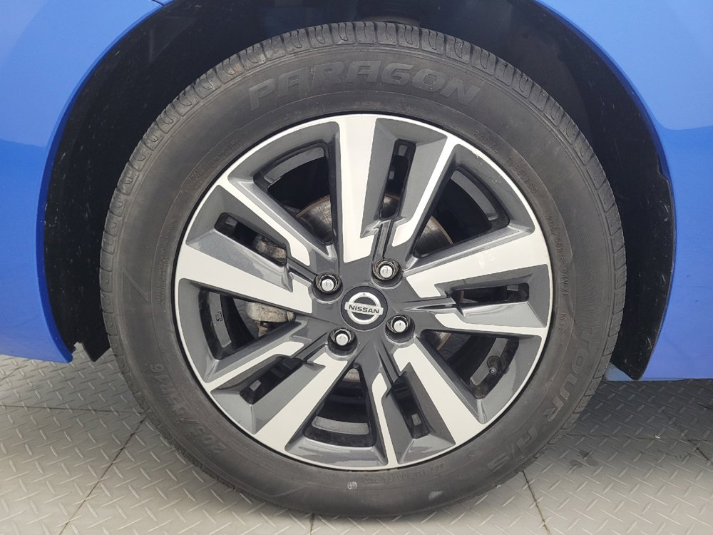 Used 2024 Nissan Versa SV FWD image 31
