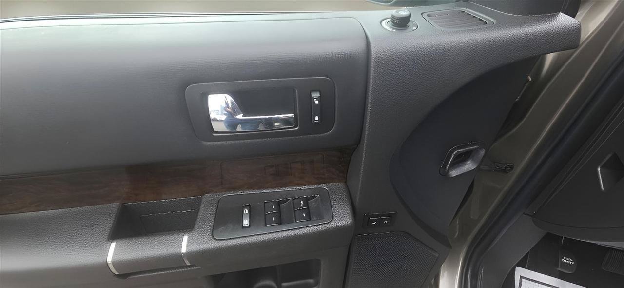 Used 2014 Ford Flex Limited w/ Equipment Group 303A AWD/4WD image 8