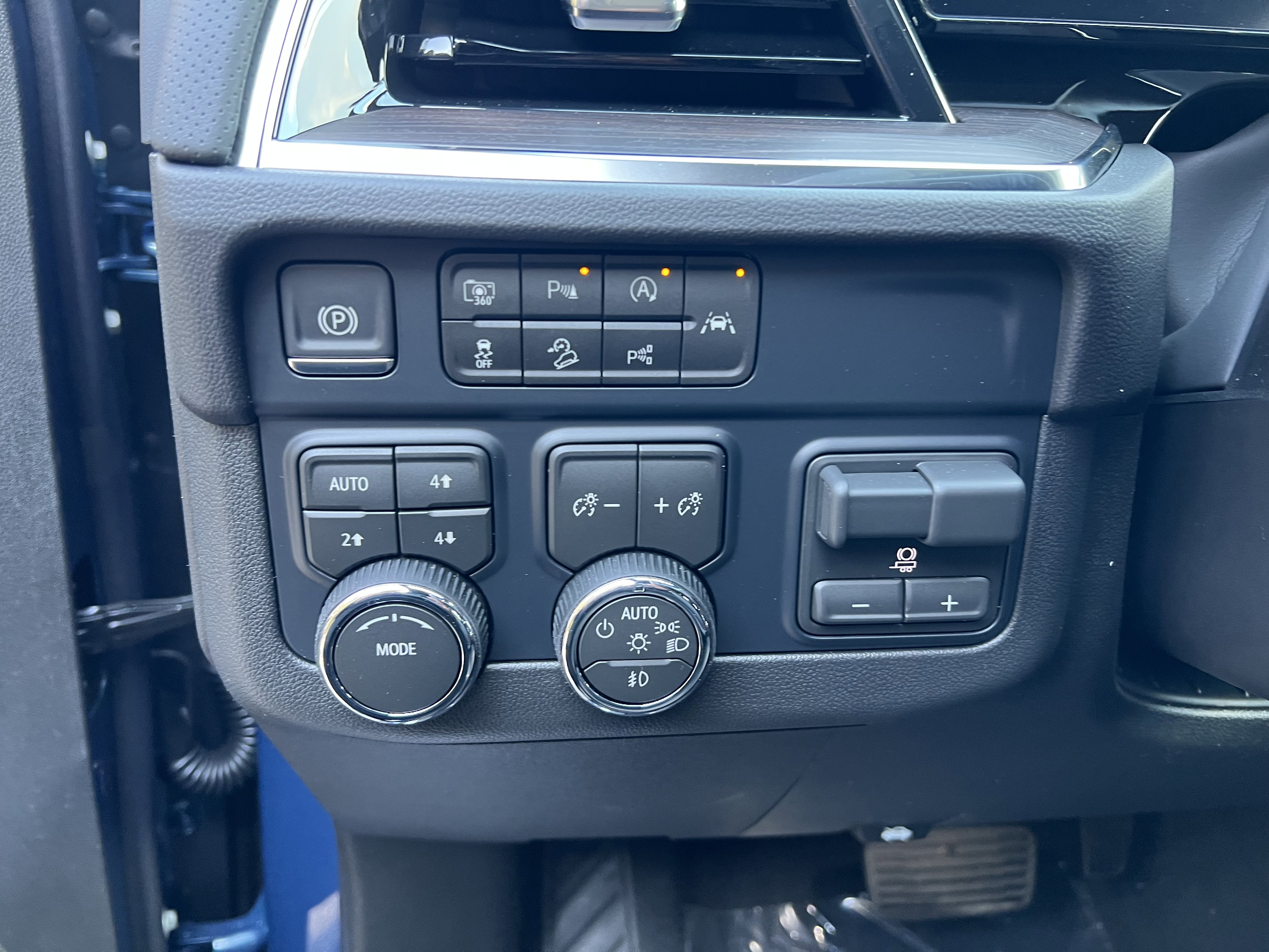 New 2026 Chevrolet Tahoe Premier w/ Sun And Tow Package image 19