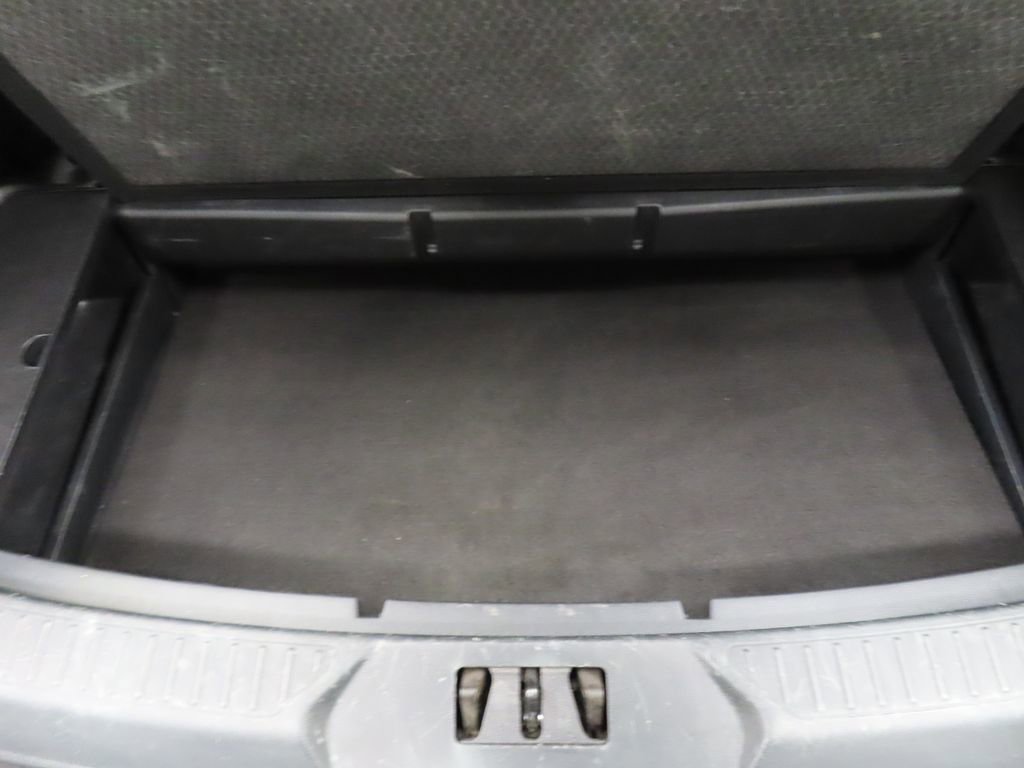 Used 2023 Ford Explorer XLT AWD/4WD image 30