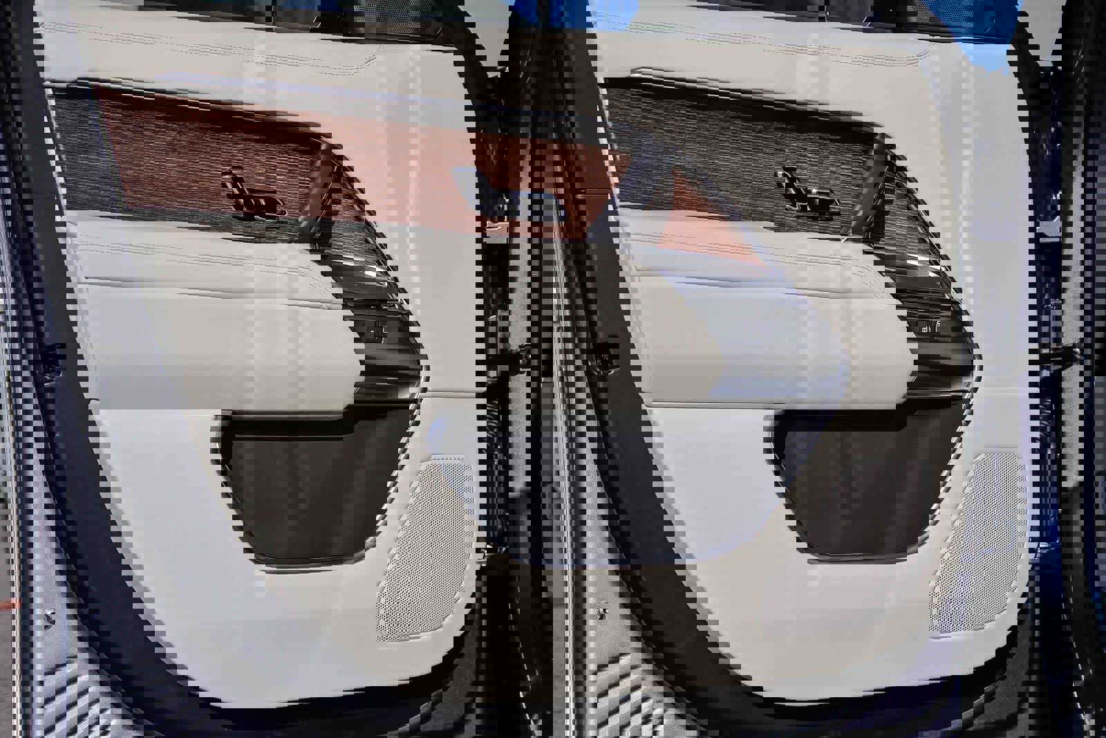 New 2026 Land Rover Range Rover SE image 21