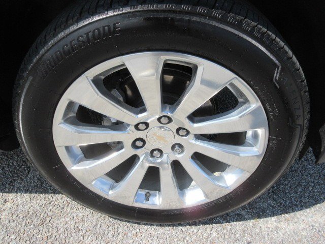 Used 2023 Chevrolet Tahoe Premier RWD image 9