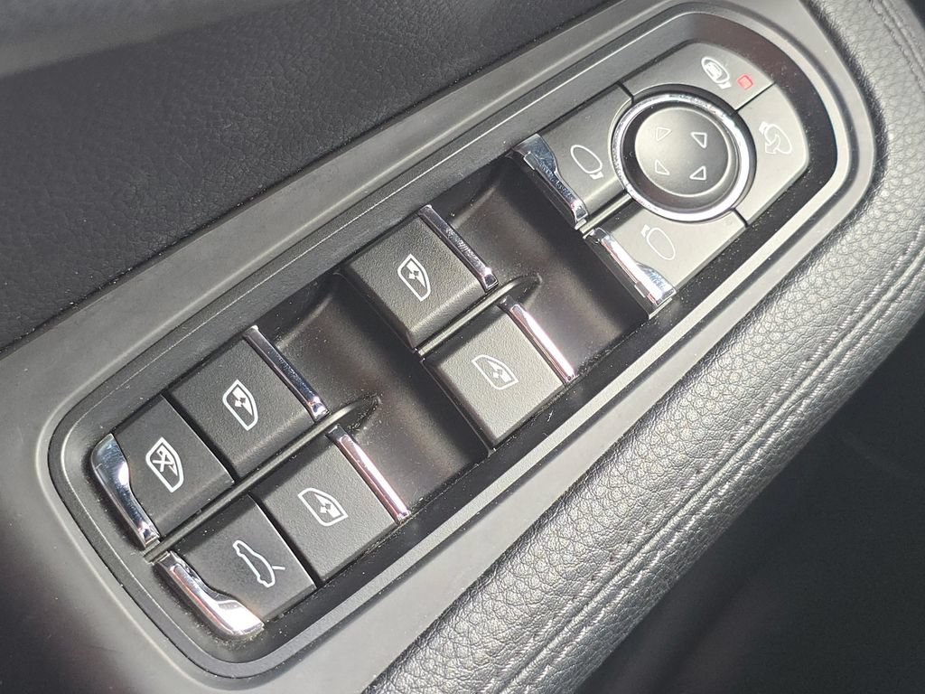 Used 2020 Porsche Macan AWD/4WD image 24