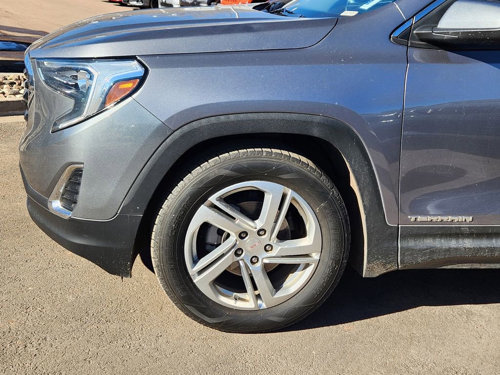 Used 2020 GMC Terrain SLE w/ Driver Convenience Package image 9