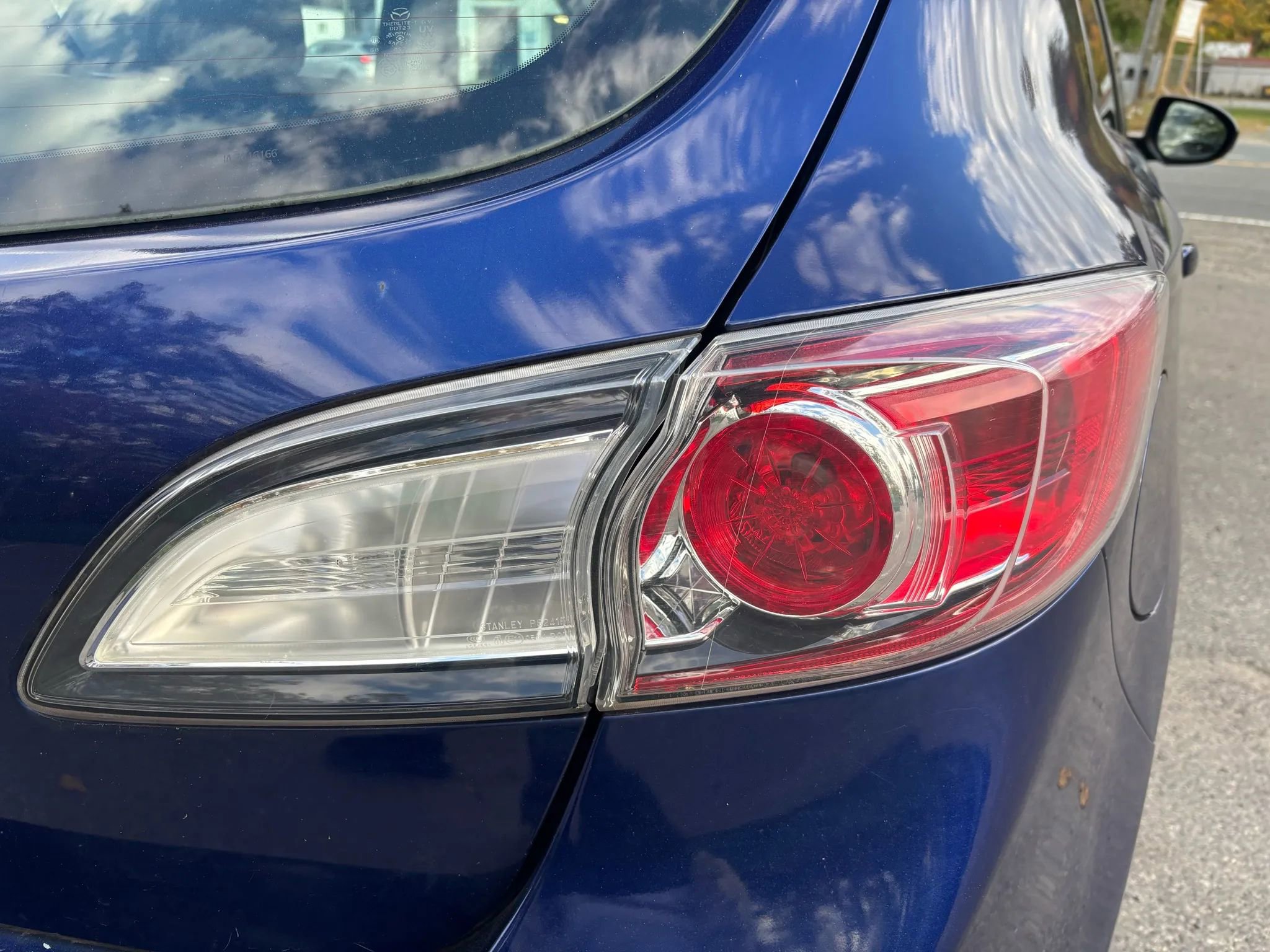 Used 2012 MAZDA MAZDA3 i Touring image 10