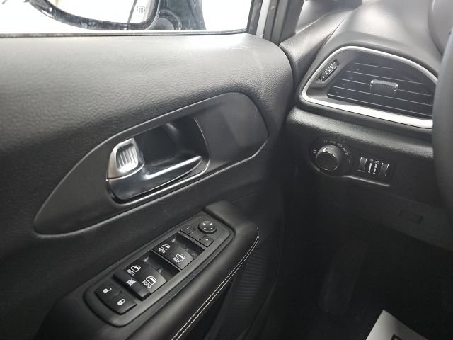 New 2026 Chrysler Voyager LX FWD image 28