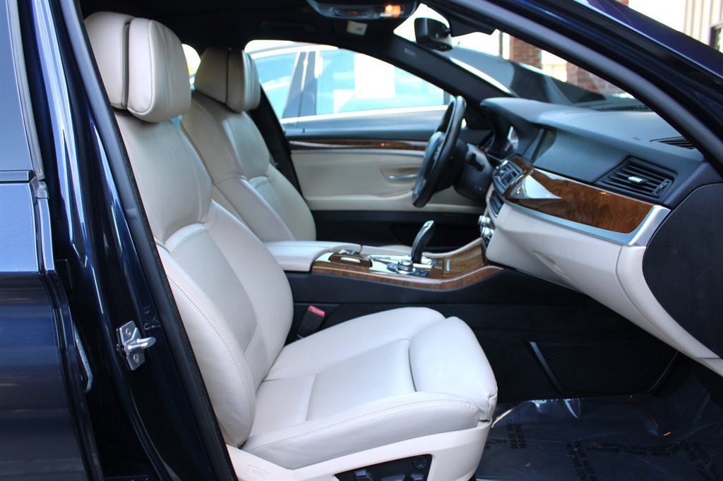 Used 2011 BMW 550i Sedan RWD image 16