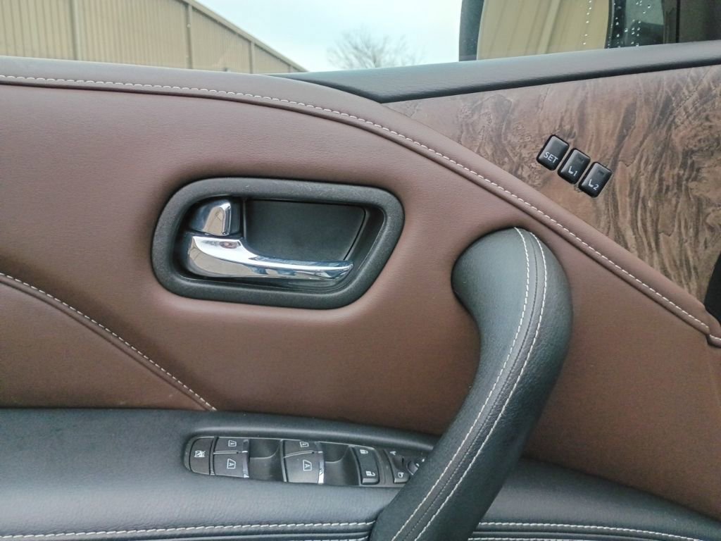 Used 2024 INFINITI QX80 Premium Select w/ Cargo Package image 18