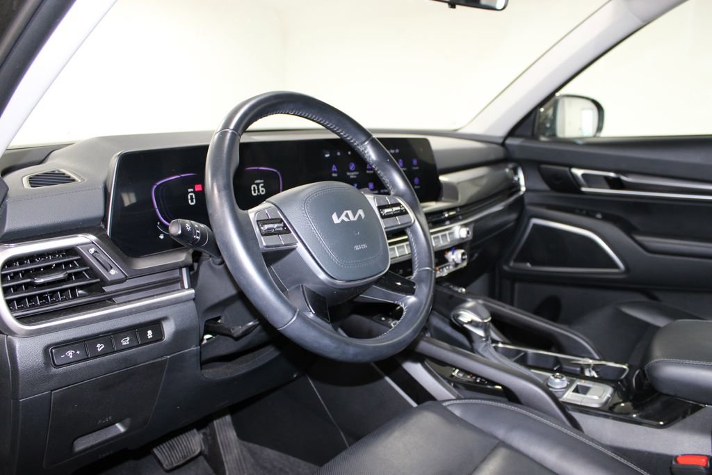 Used 2025 Kia Telluride S image 17