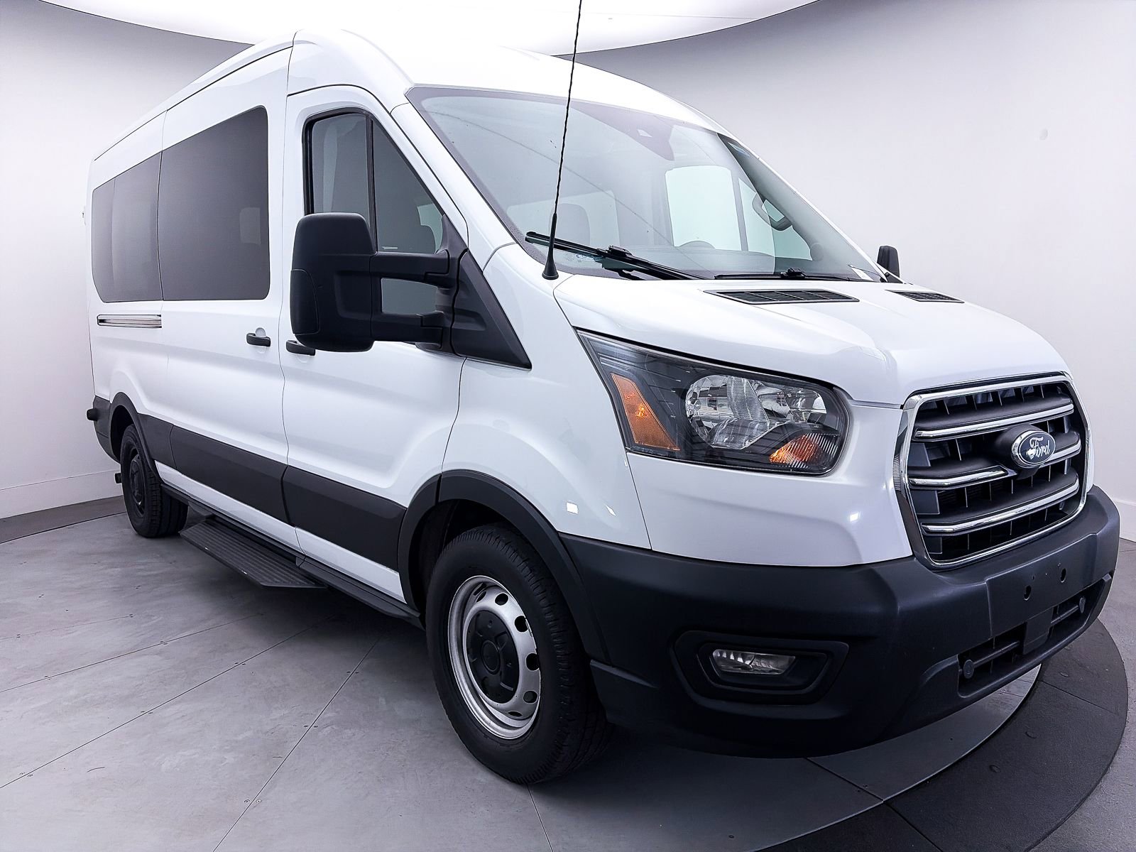 Used 2020 Ford Transit 350 XL image 9