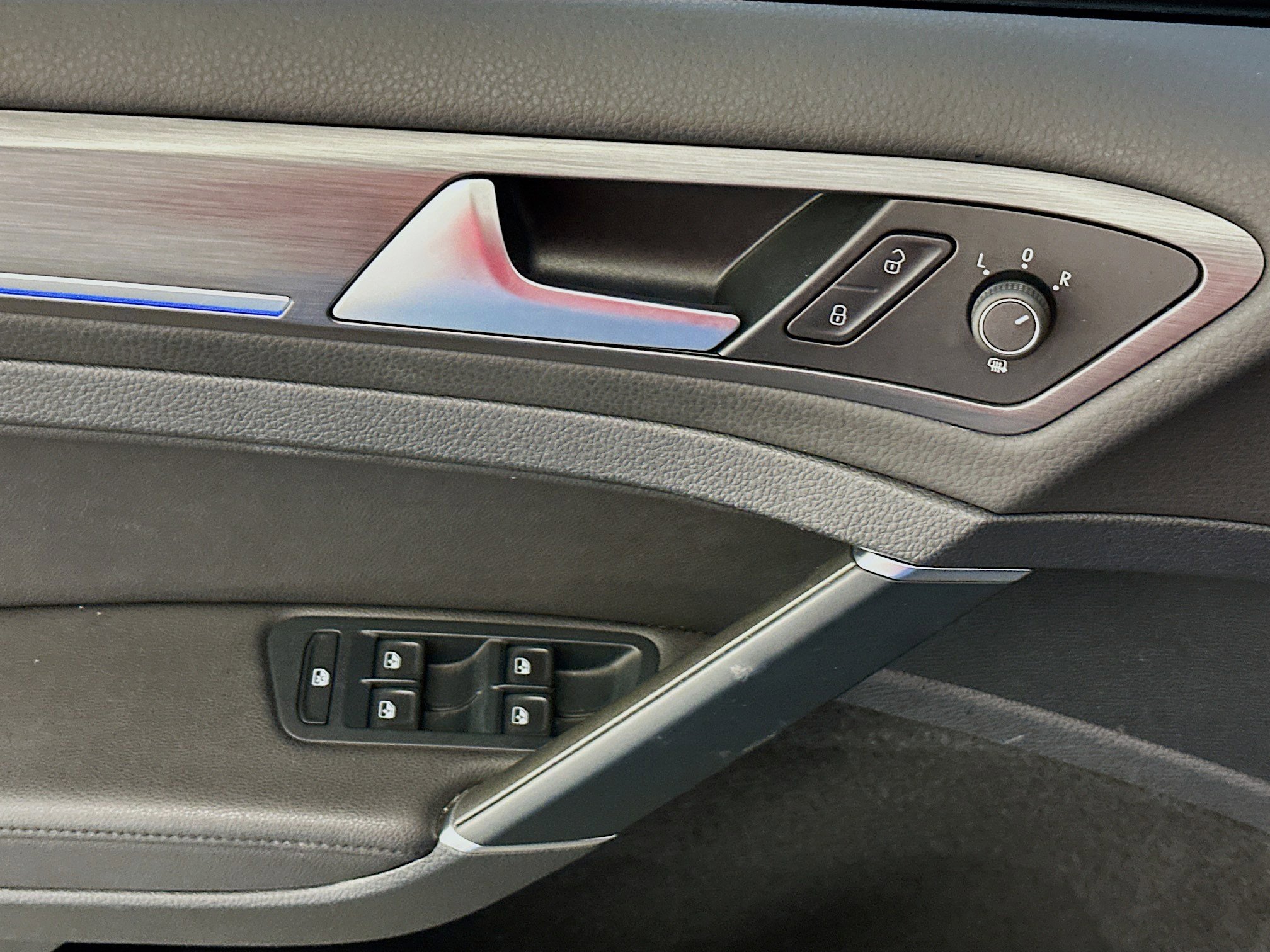 Used 2019 Volkswagen e-Golf SEL Premium image 15