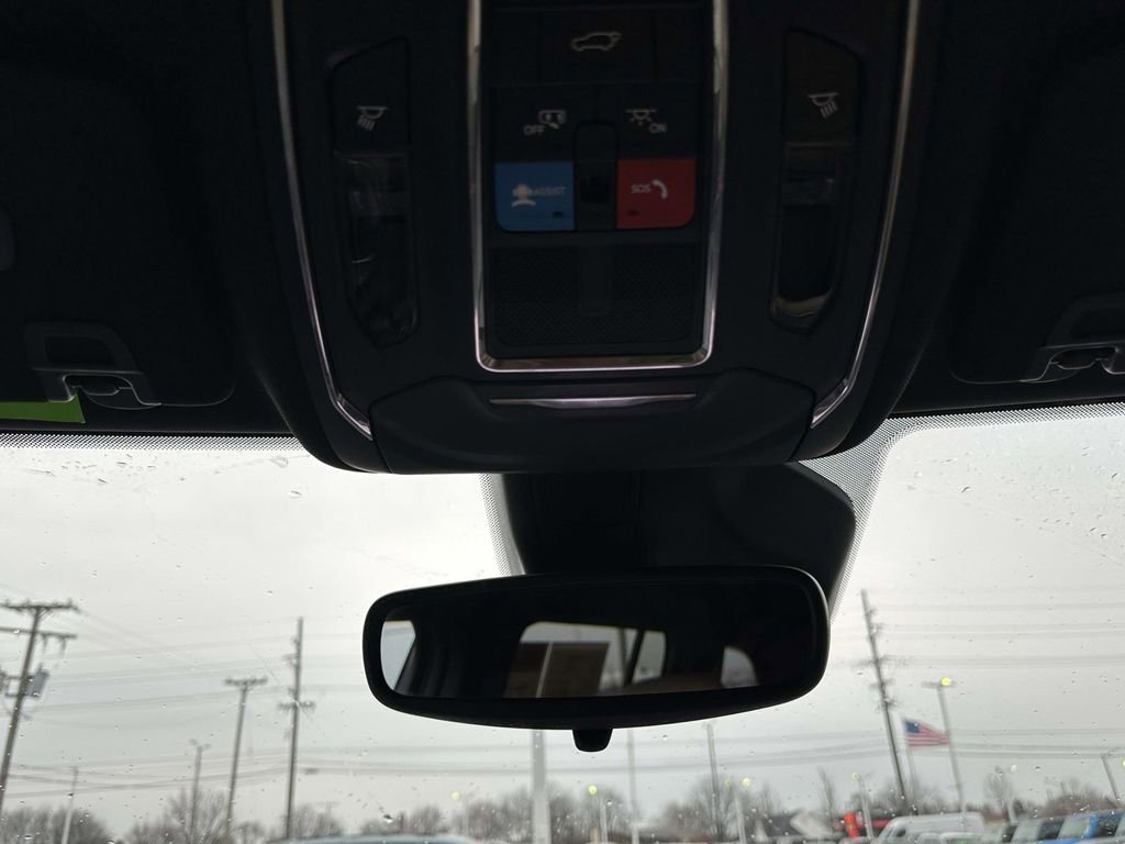 Used 2024 Jeep Grand Cherokee Limited image 29