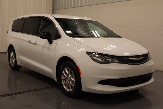 New 2026 Chrysler Voyager LX image 2