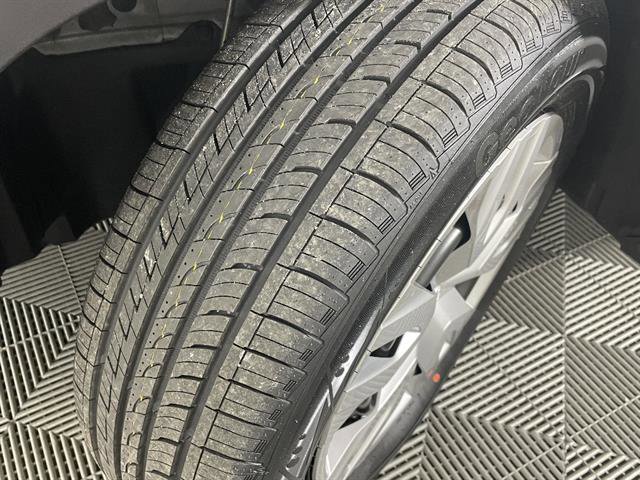 Used 2023 Toyota Corolla Cross L image 24