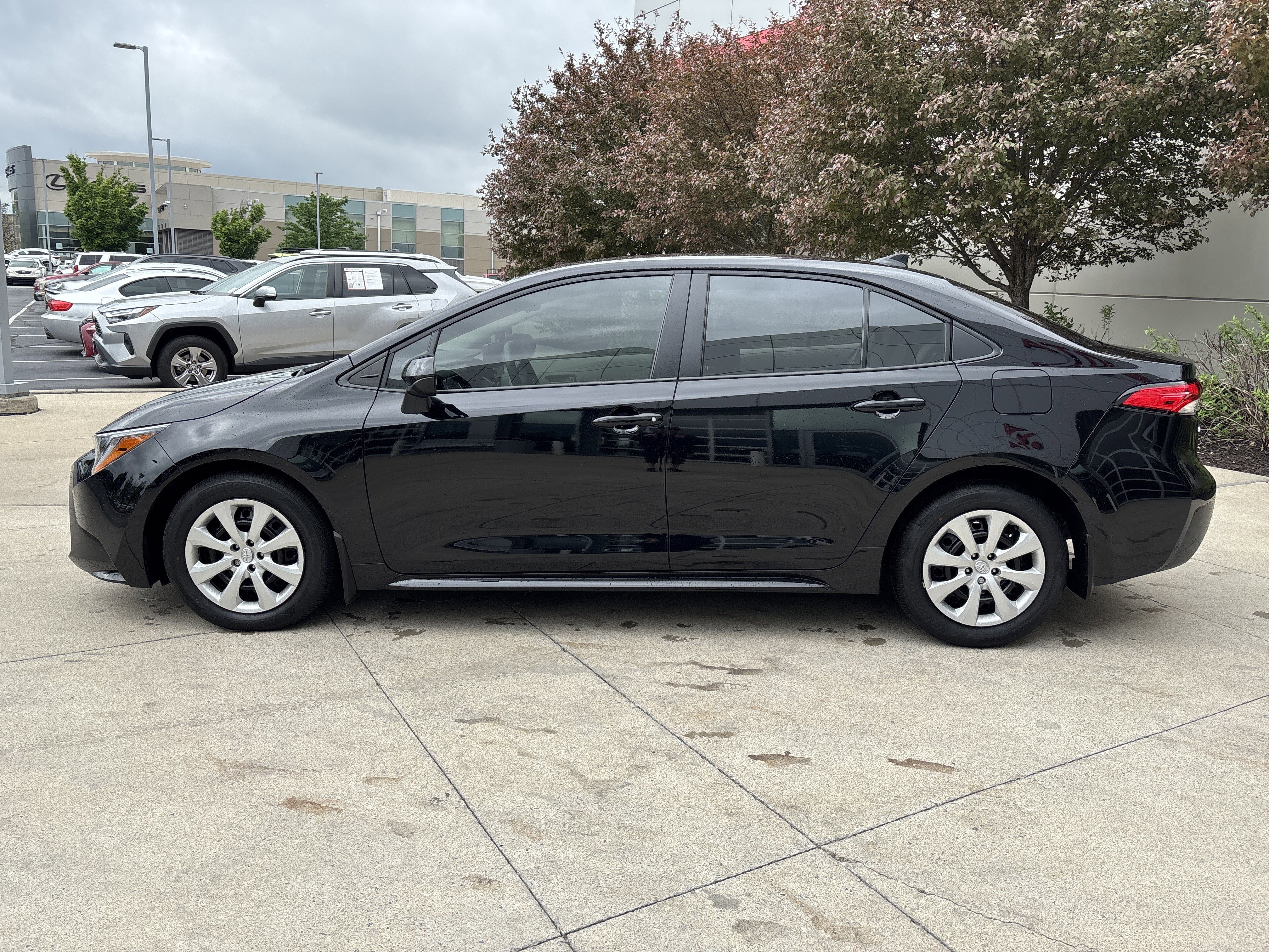 Used 2025 Toyota Corolla LE FWD image 13