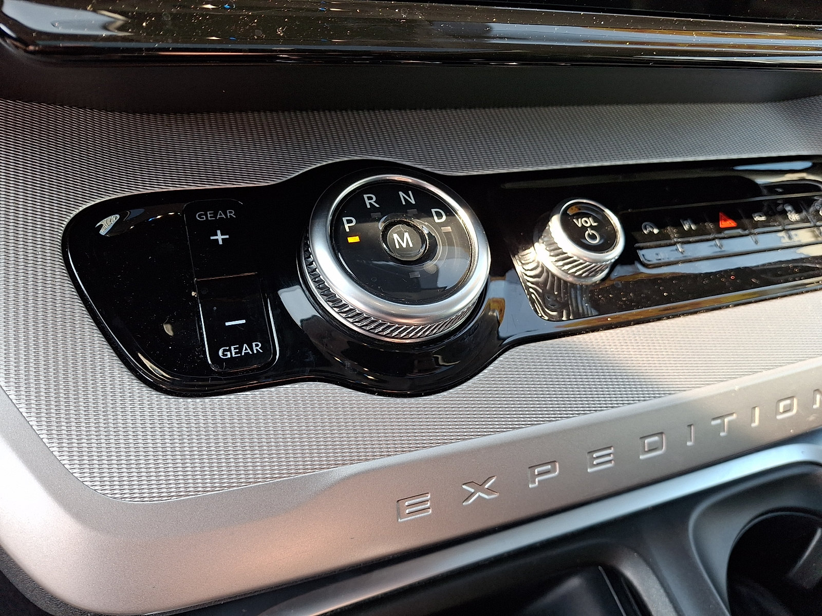 Certified 2025 Ford Expedition Active AWD/4WD image 17