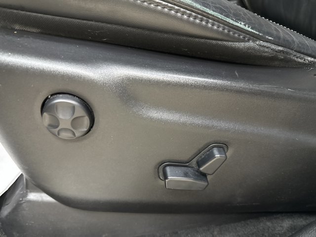 Used 2015 Jeep Grand Cherokee Limited w/ Trailer Tow Group IV image 28