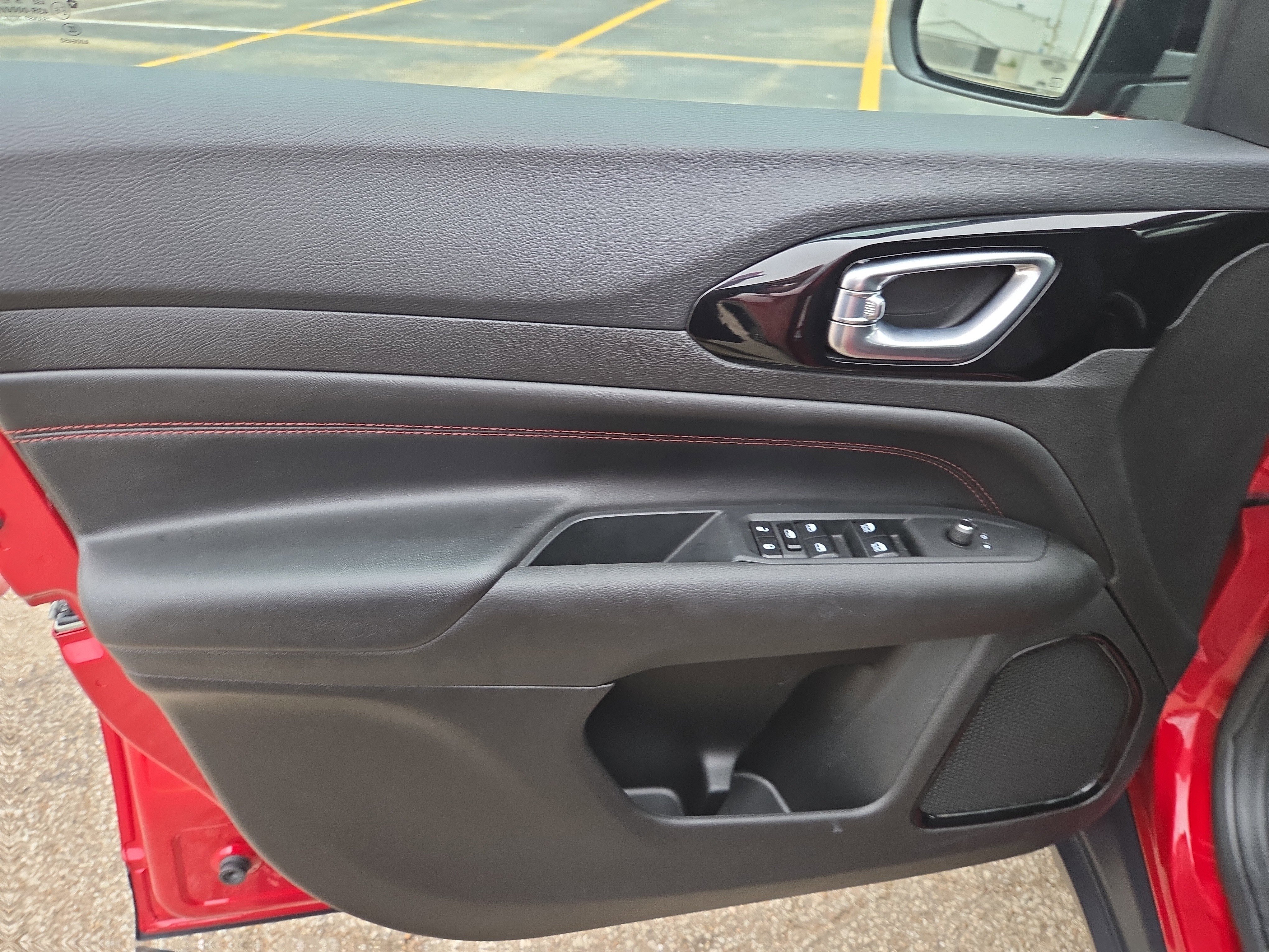 Certified 2025 Jeep Compass Trailhawk image 6