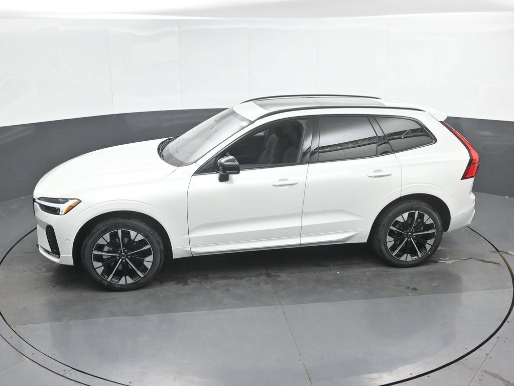New 2026 Volvo XC60 B5 Plus w/ Climate Package AWD/4WD image 32
