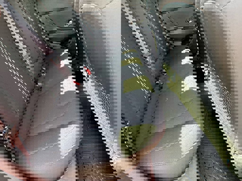 Used 2022 Hyundai Elantra SEL w/ Convenience + Premium Package image 11