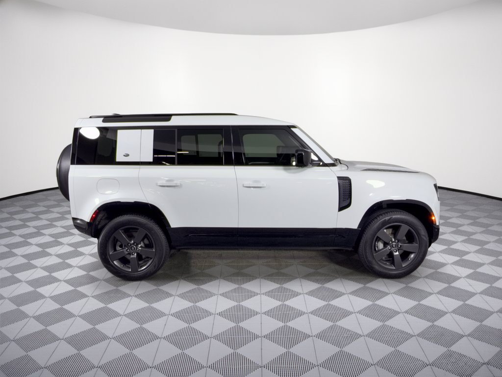 Used 2023 Land Rover Defender 110 X-Dynamic SE AWD/4WD image 8