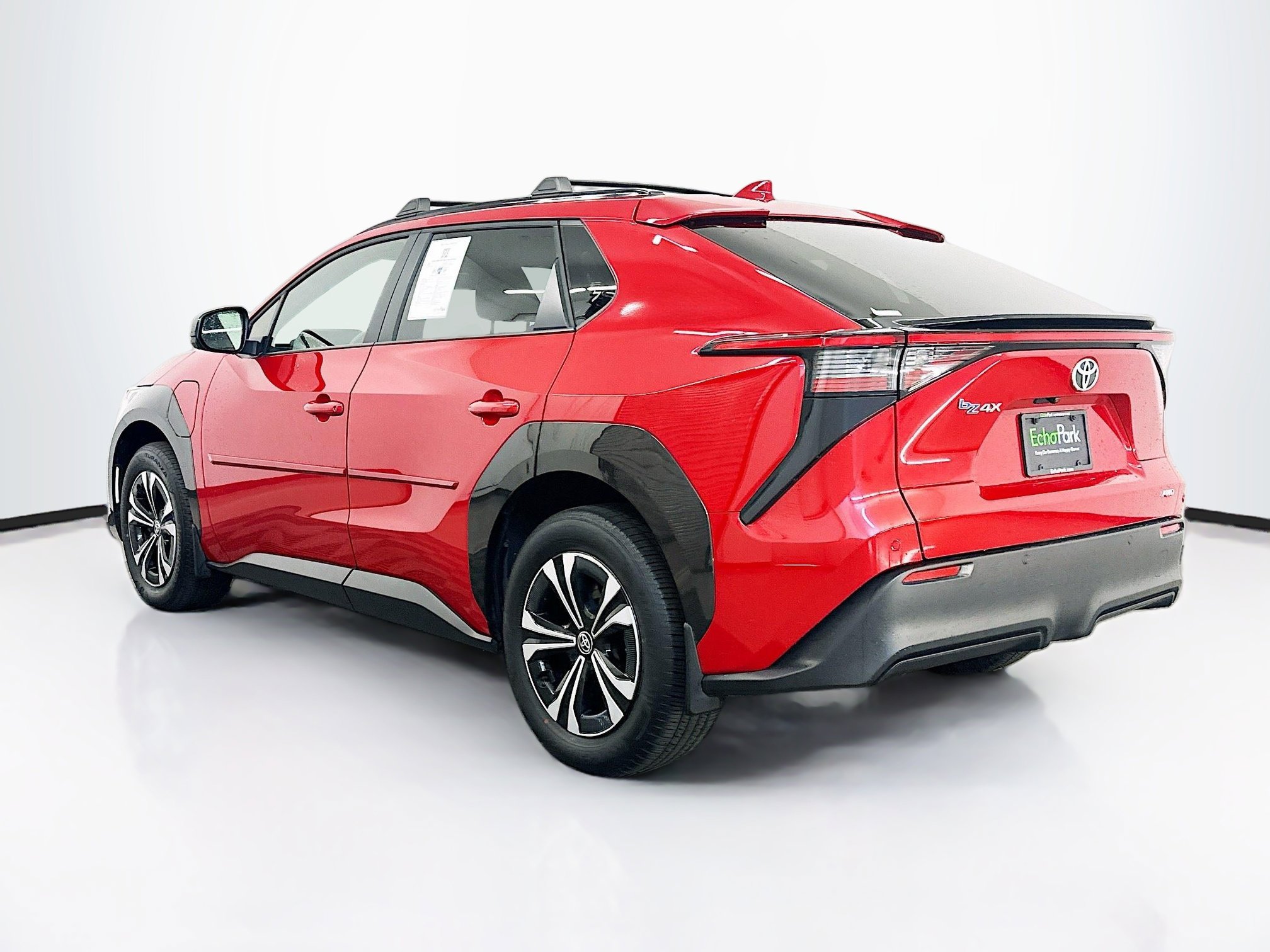 Used 2023 Toyota bZ4X XLE w/ Weather Package AWD/4WD image 5