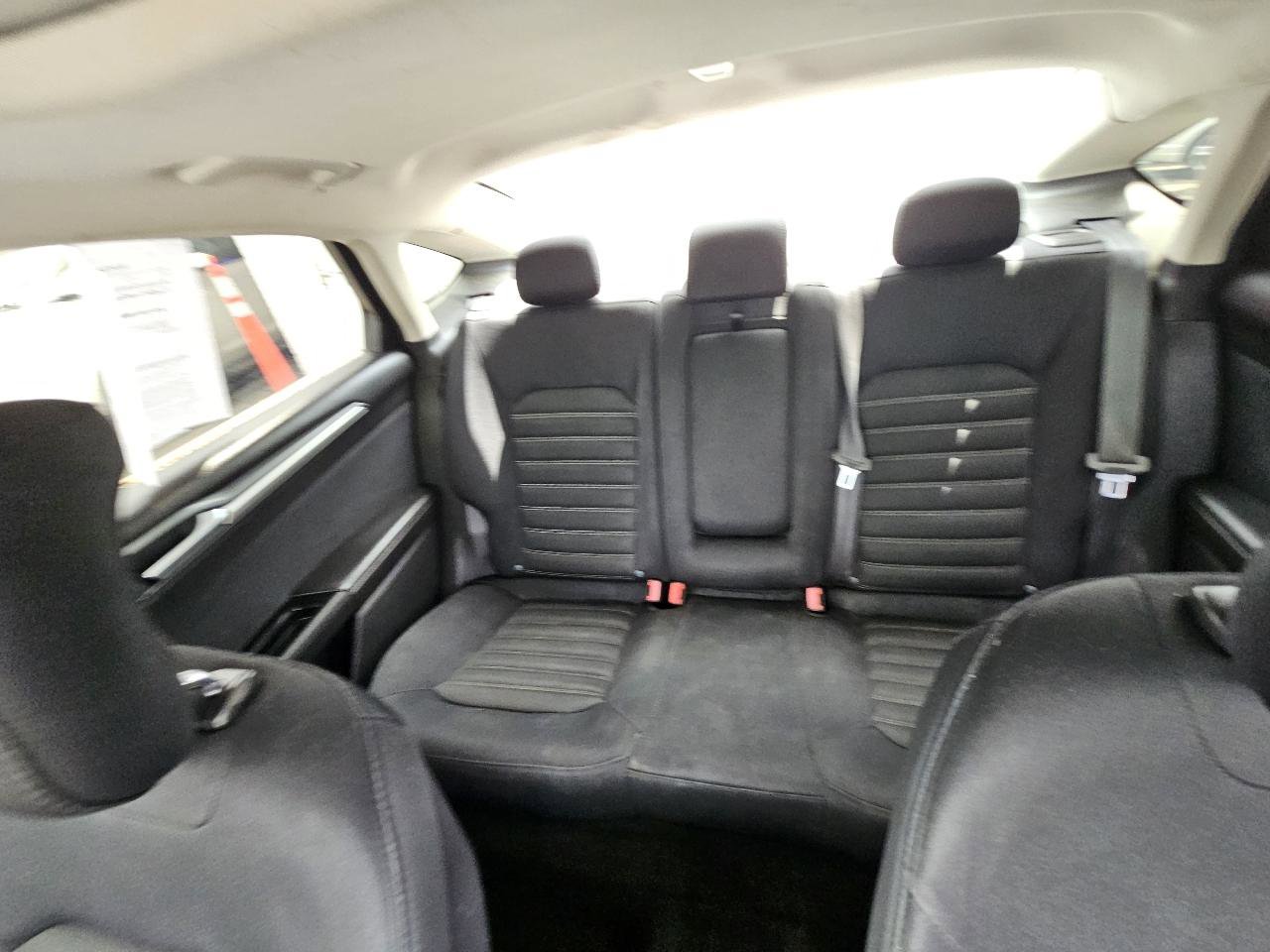 Used 2014 Ford Fusion SE FWD image 20