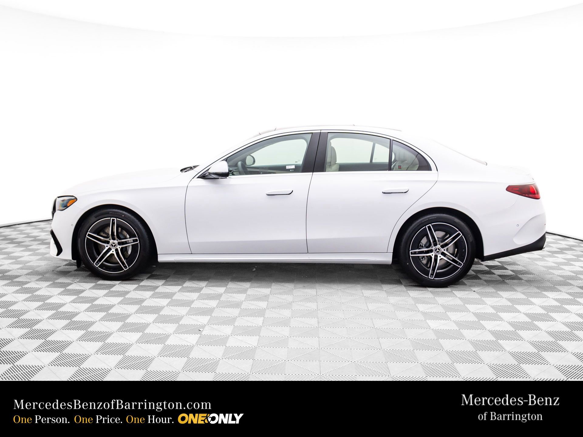 New 2026 Mercedes-Benz E 450 4MATIC Sedan image 2