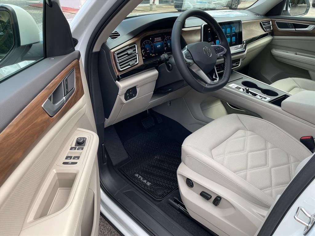 New 2026 Volkswagen Atlas SE FWD image 6