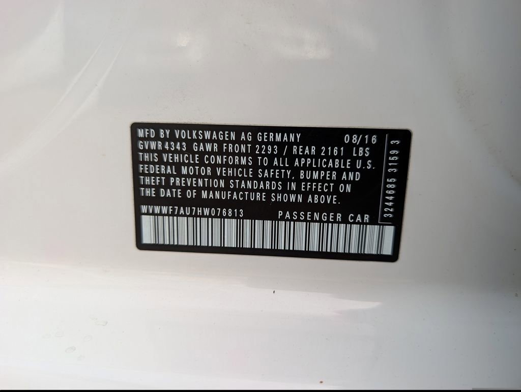 Used 2017 Volkswagen Golf R 4-Door image 28