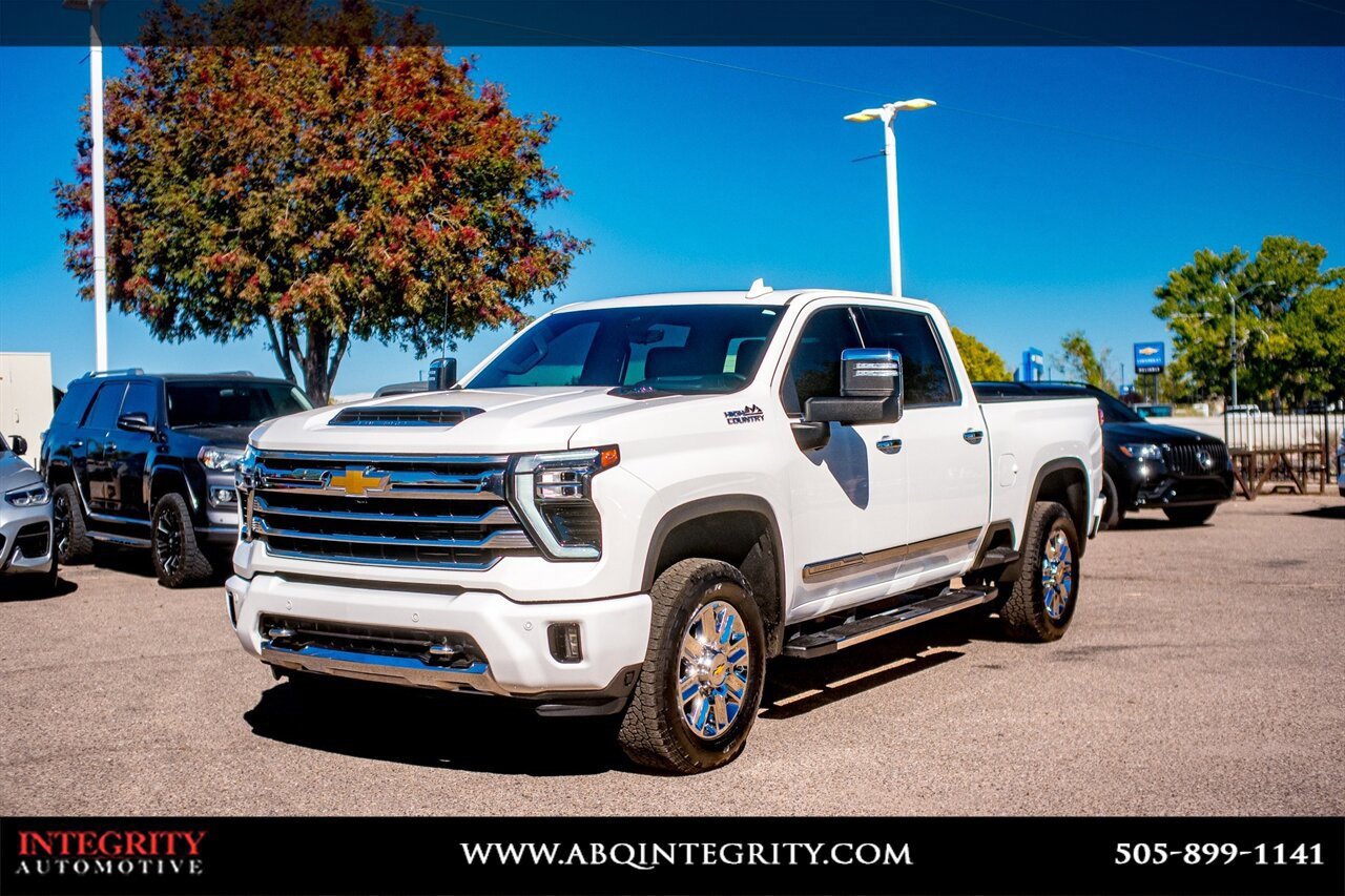 Used 2024 Chevrolet Silverado 2500 High Country w/ High Country Premium Package image 3