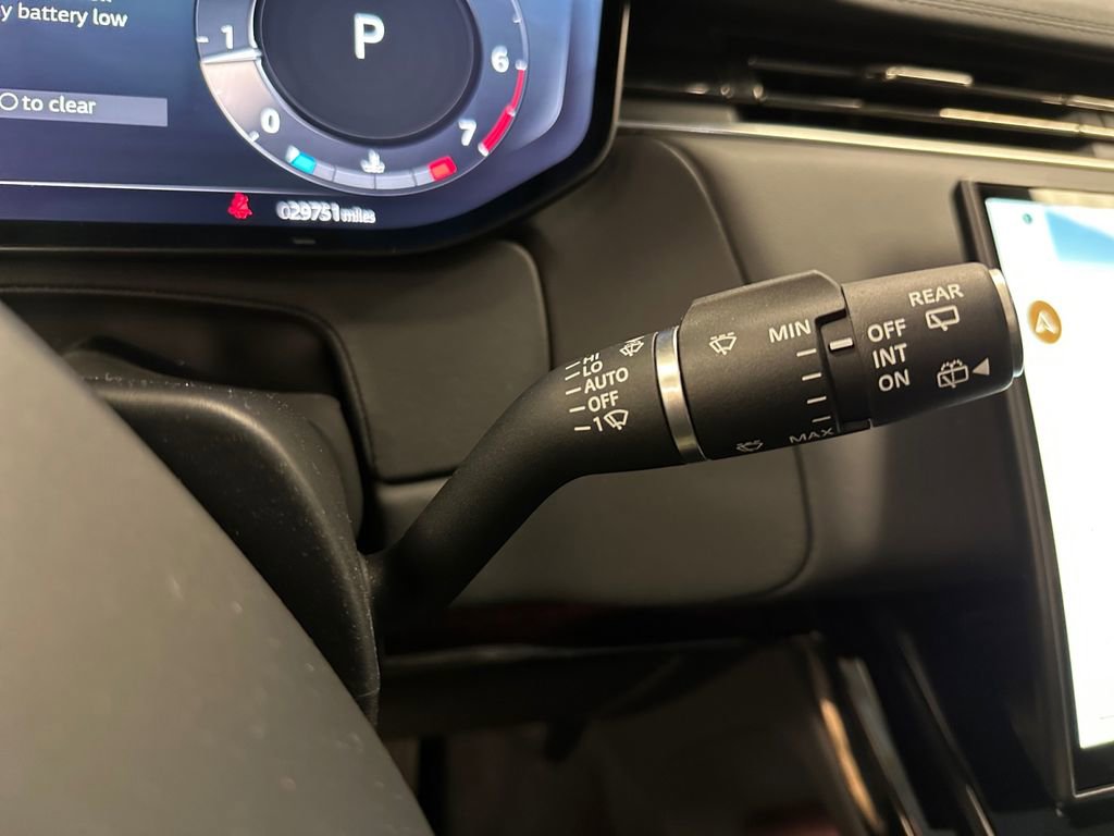 Used 2023 Land Rover Range Rover Sport SE image 16