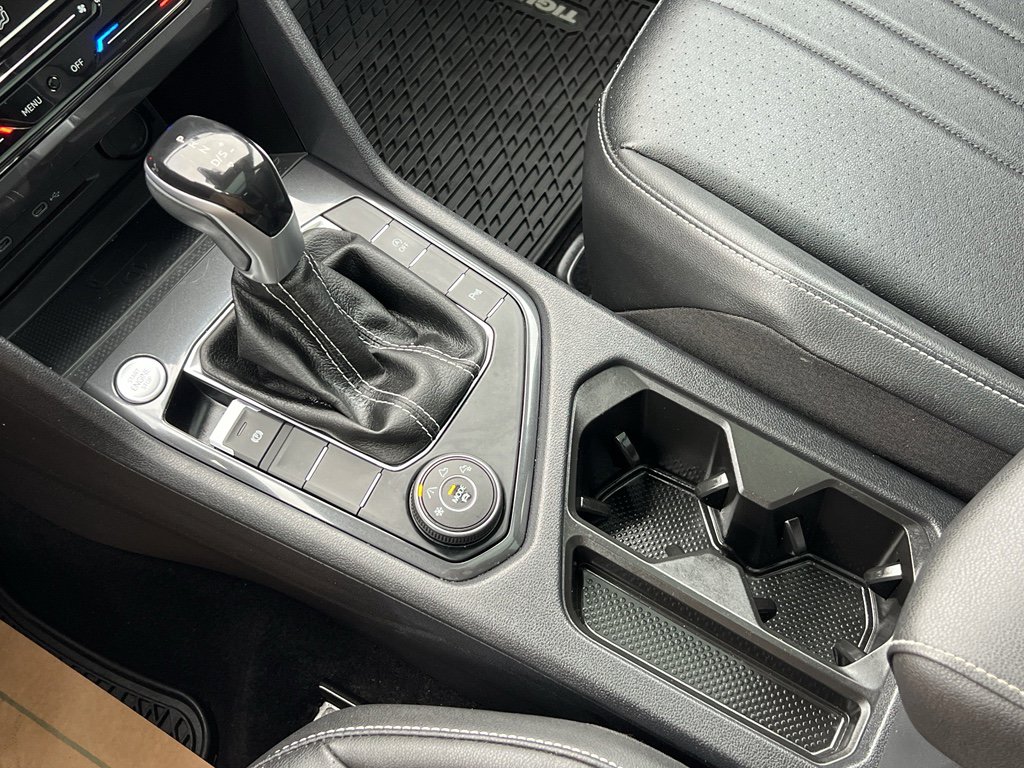 Used 2023 Volkswagen Tiguan SE R-Line image 22