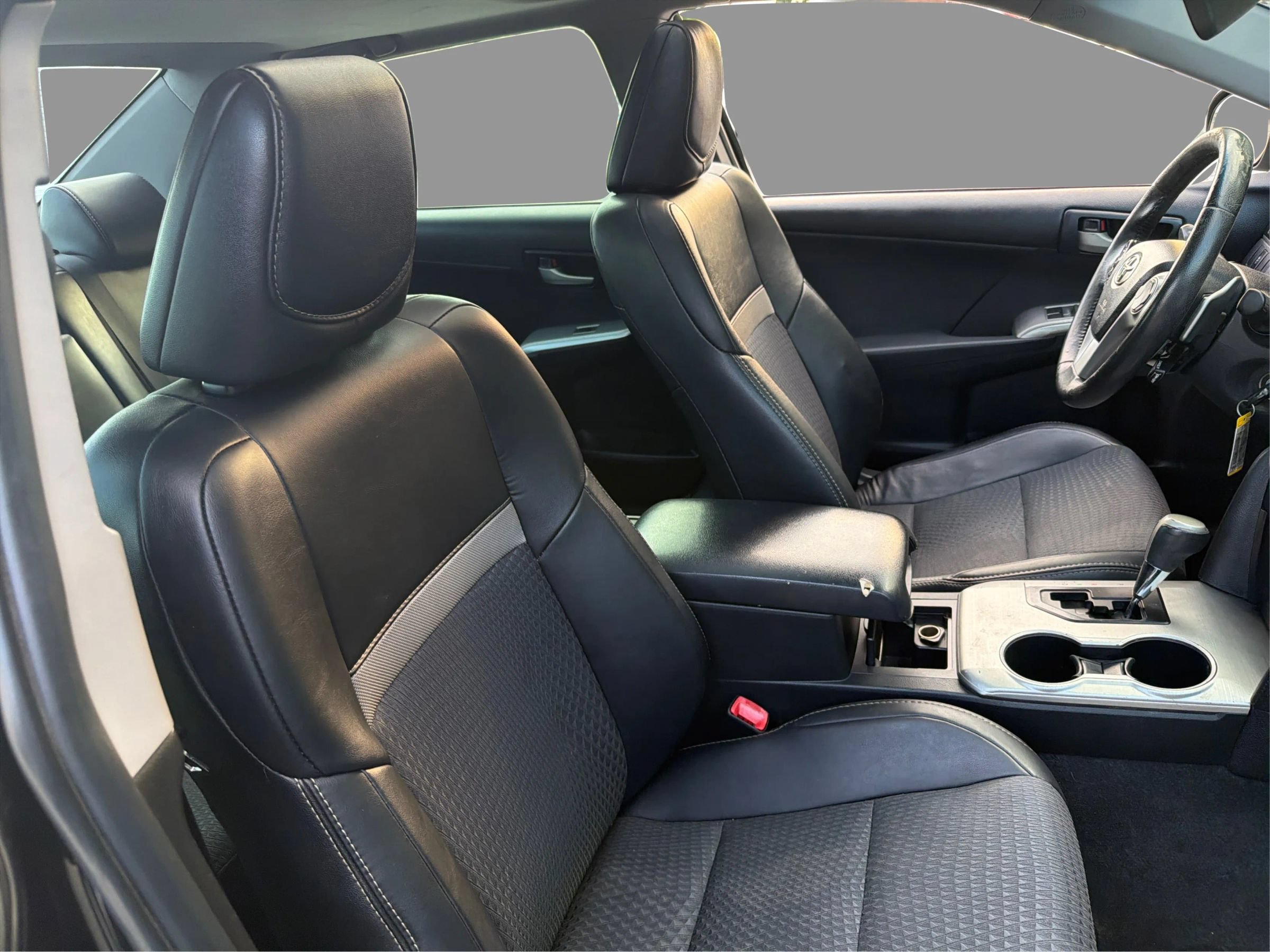 Used 2012 Toyota Camry SE FWD image 26