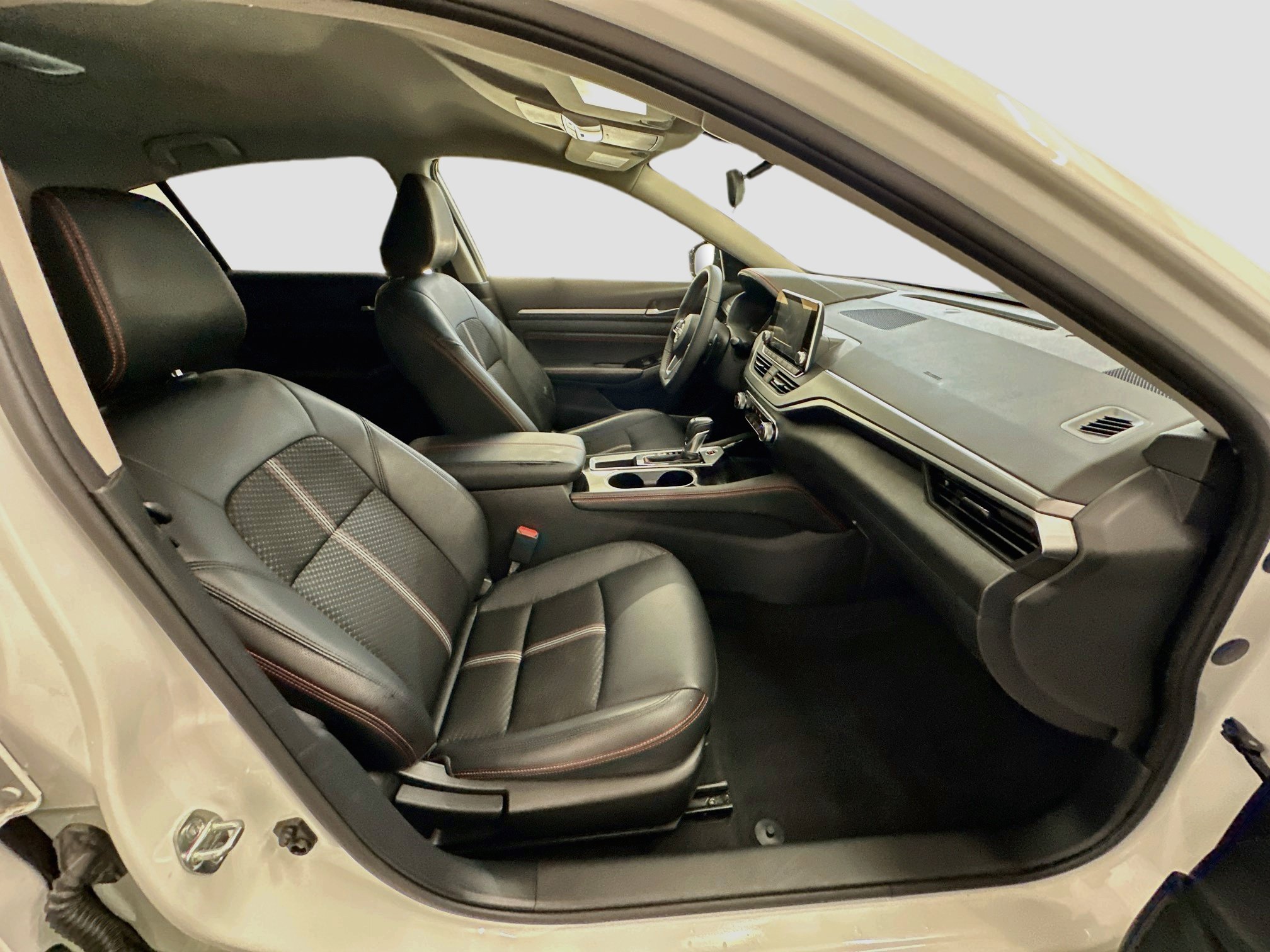 Used 2023 Nissan Altima 2.5 SR FWD image 31