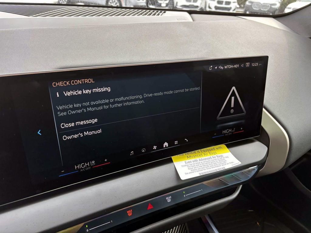 Used 2025 BMW X3 xDrive30i w/ Convenience Package image 18