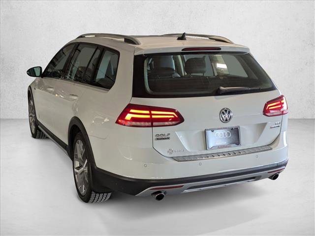 Used 2018 Volkswagen Golf S image 7