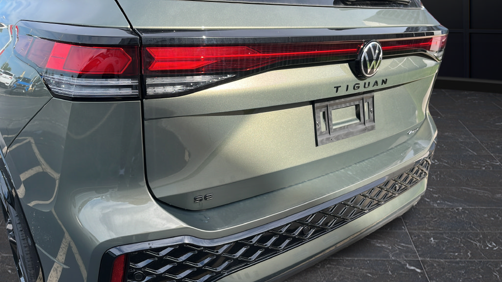 New 2026 Volkswagen Tiguan SE R-Line AWD/4WD image 36