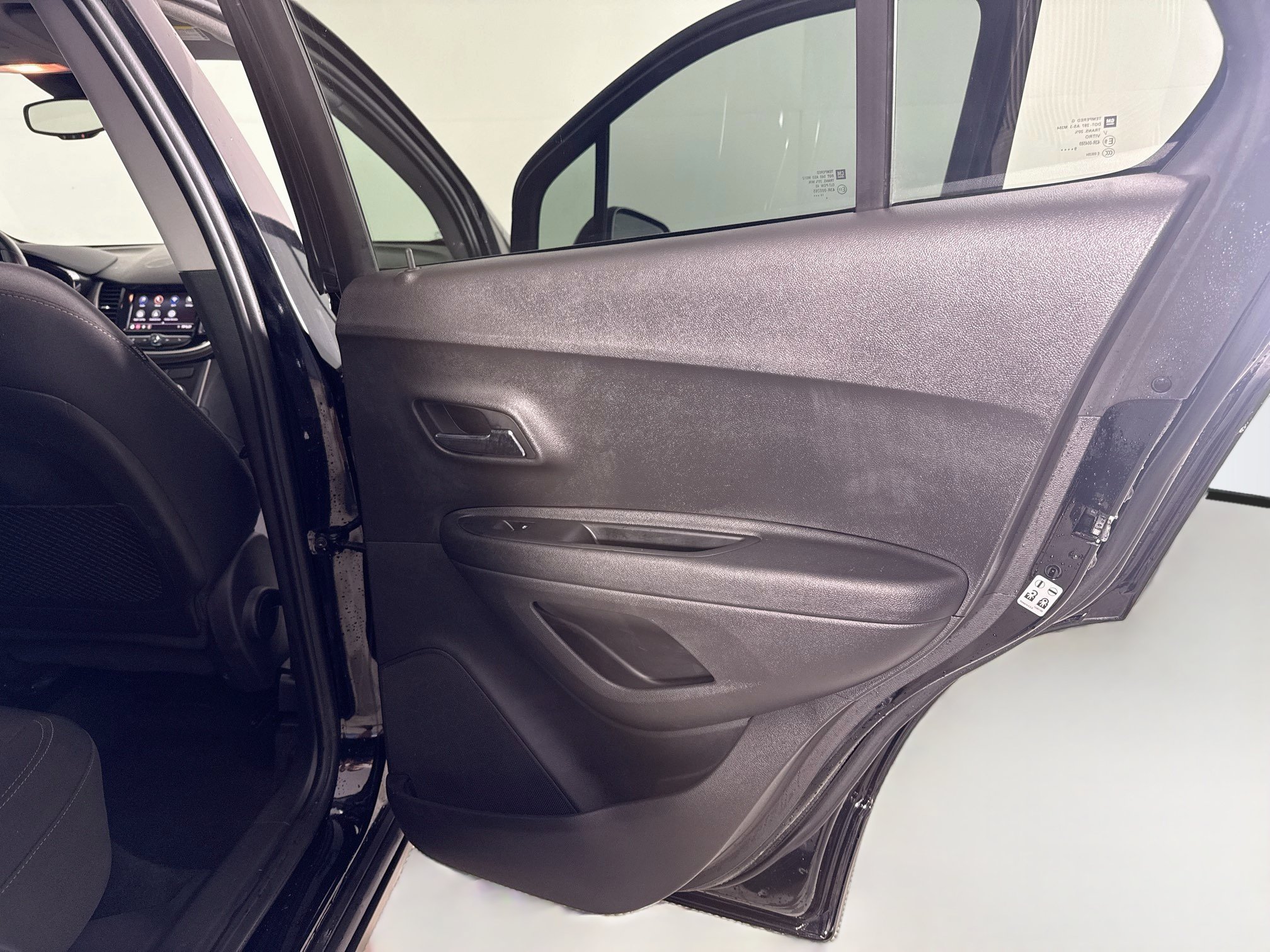Used 2020 Chevrolet Trax LT FWD image 27