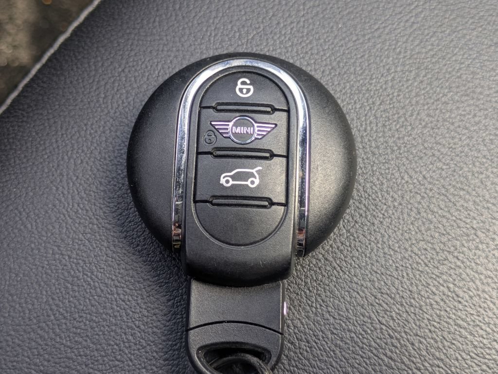Used 2019 MINI Cooper S w/ Signature Upholstery Package FWD image 28