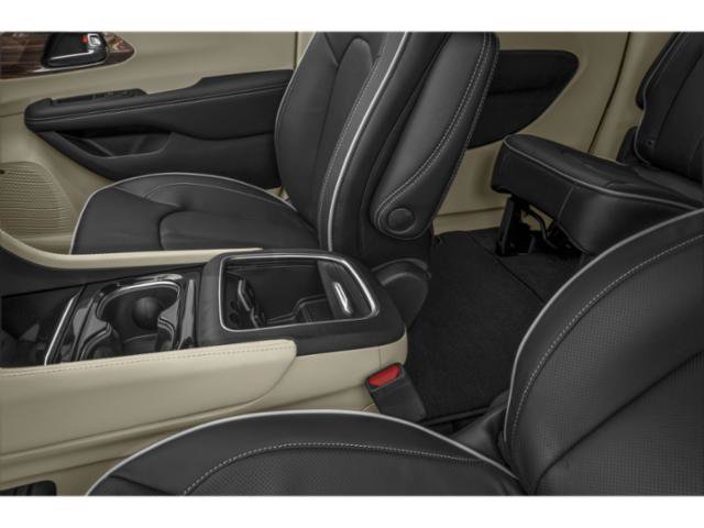 Certified 2026 Chrysler Pacifica Limited w/ S Appearance Package FWD image 13