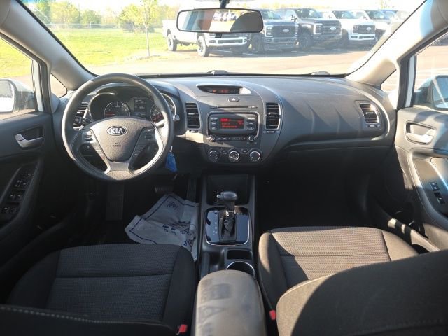 Used 2017 Kia Forte LX image 15